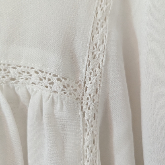 White embroidered flutter sleeve blouse // XS - Picture 5 of 5